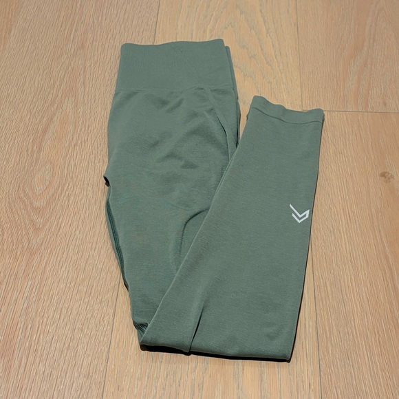 Oner Active Pants - Oner Active EFFORTLESSLIFT SEAMLESS LEGGINGS WITH WHITE LOGO